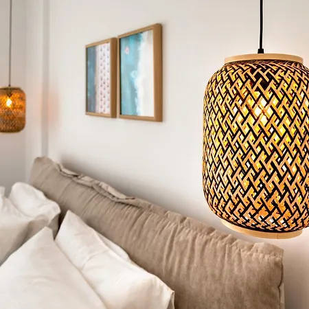 فيلة Amberblue Pefkos *