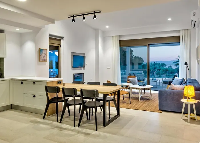 Amberblue Pefkos * Pefki